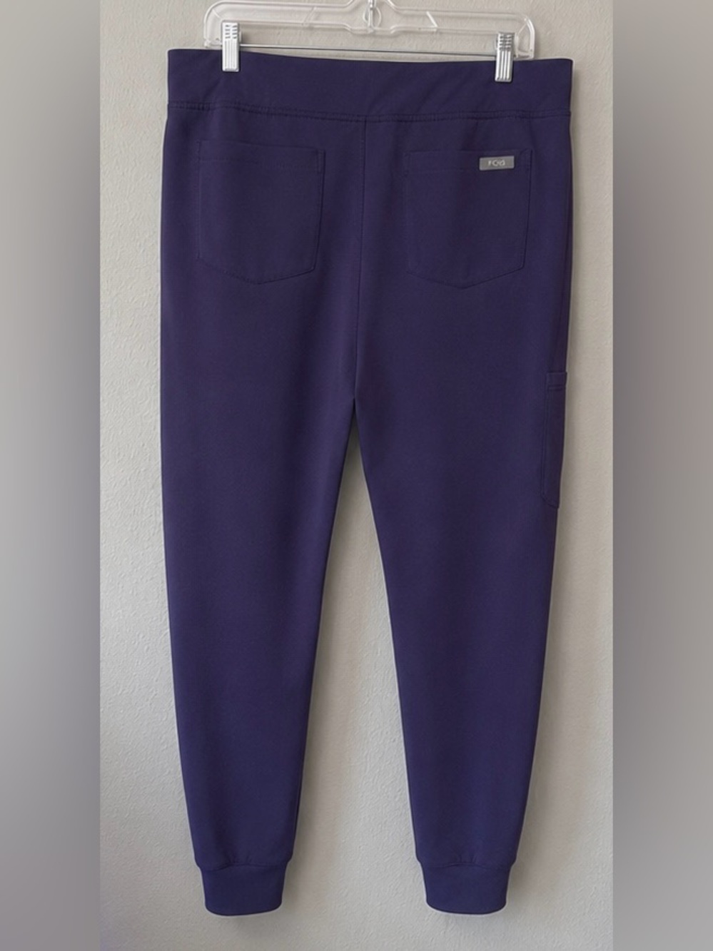 FIGS Women’s Purple Jogger Scrub Pants Cargo Pocket Sz Large - Picture 3 of 5